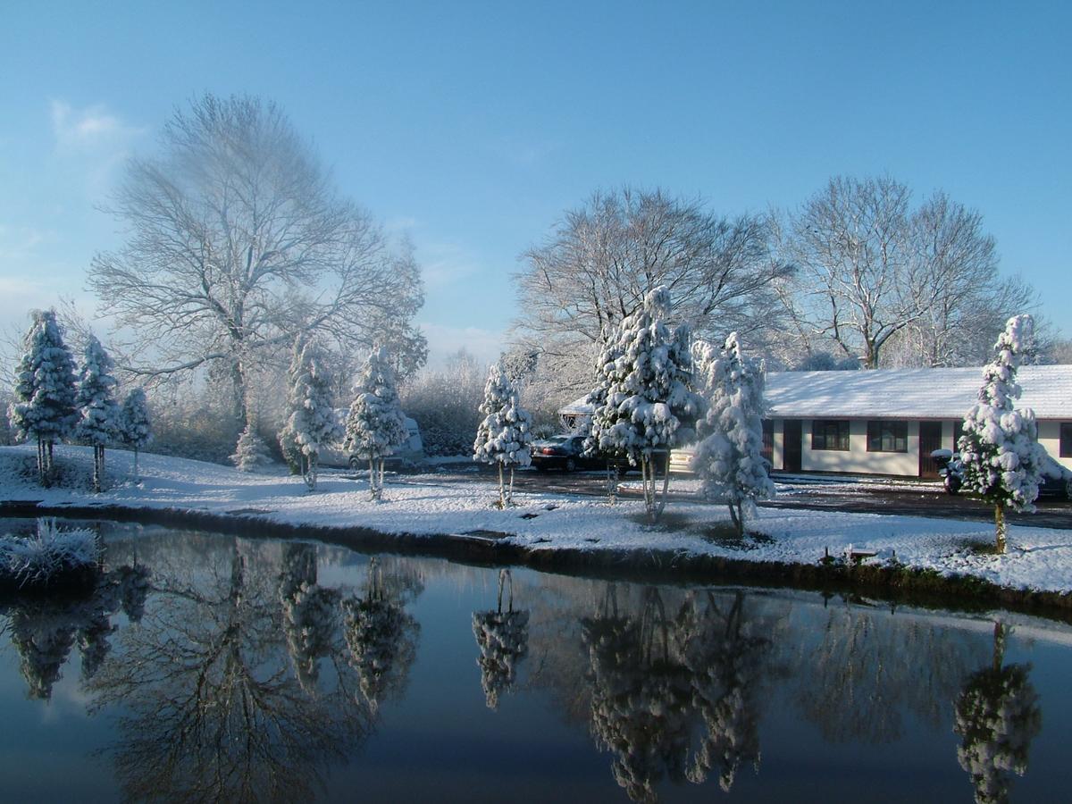 Pinewood Lodge Ibstock Exterior photo